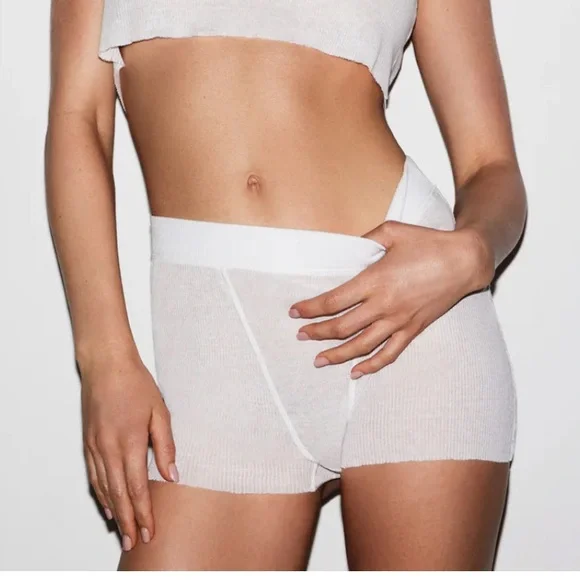 Threadbare Short - Picture 4 of 9